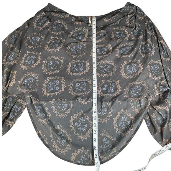 Free People Cowling Around Printed Top Drap Neck Peasant Style Size Small Gray - Picture 11 of 12
